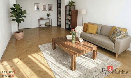 NA PRENÁJOM / 2-izbový byt po rekonštrukcii v srdci Košíc – Strakova ul. - Photo 3