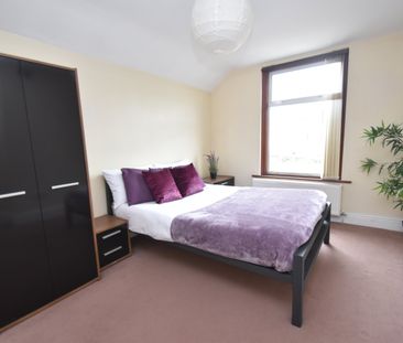 2 bed flat to rent in Malefant Street, Cathays, CF24 - Photo 1