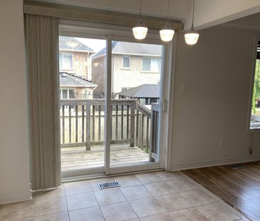 For Lease - 3083 Highbourne Crescent, Oakville, Ontario - Photo 2