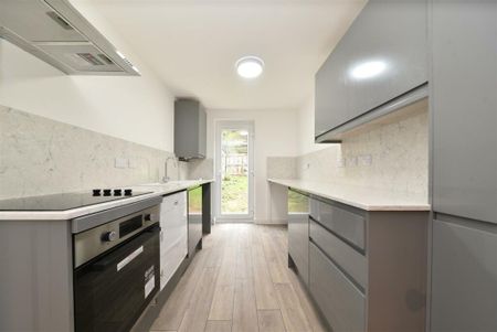 1 bedroom house of multiple occupation to rent - Photo 3