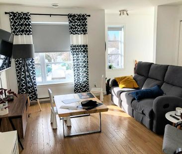 Lumineux et paisible 4 1/2 à Val Belair - Photo 1