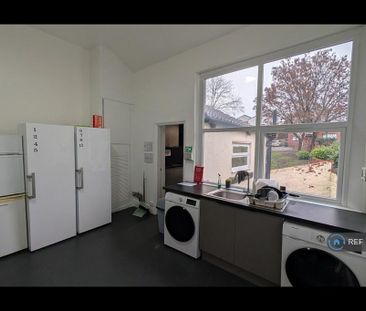 1 bedroom in a house share to rent - Photo 4