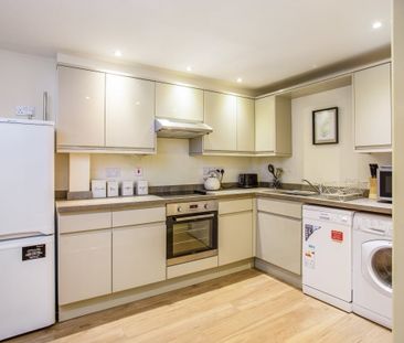 2 bedroom terraced house to rent - Photo 4