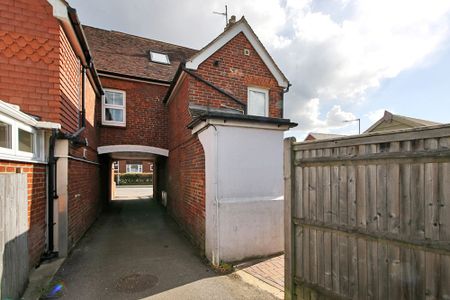 Framfield Road, Uckfield, TN22 - Photo 5