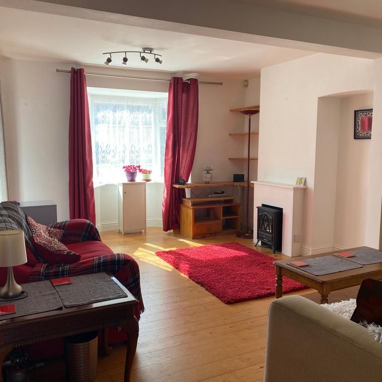 3 bedroom semi-detached house to rent - Photo 1