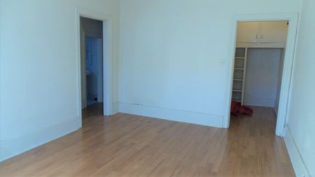 Regina Apartment near Cathedral Area - Photo 5