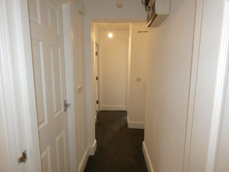 Alexandra Rd Flat 6 - Photo 2