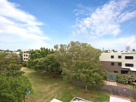 Contemporary Apartment - Secure Access - Photo 4