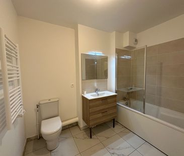 Location Appartement 4 pièces 80m² - Photo 3