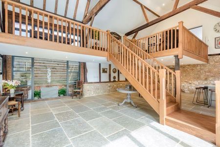 4 bedroom detached house to rent - Photo 2