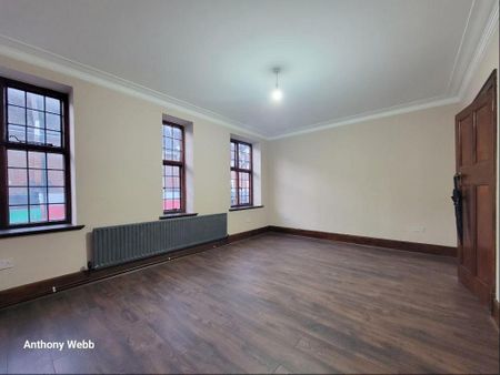 3 bedroom maisonette to rent - Photo 2