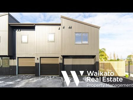 Brand-New Upmarket Home - Photo 5