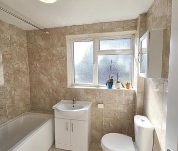 2 bedroom end of terrace house to rent - Photo 1