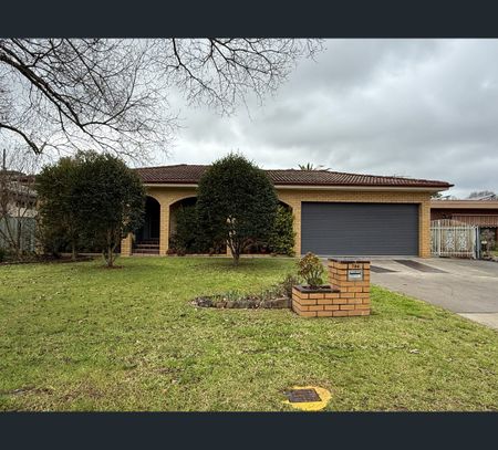 796 St James Crescent, North Albury, NSW 2640 - Photo 4