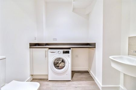 3 bedroom semi-detached house to rent - Photo 2