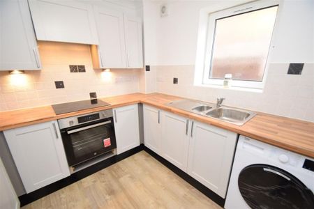 1 bedroom flat to rent - Photo 4