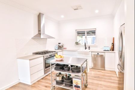 Very Neat 3 Bedroom Home with Large Shed - Photo 3