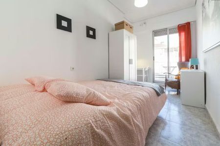 Carrer de Sagunt, Valencia, Valencian Community 46009 - Photo 3