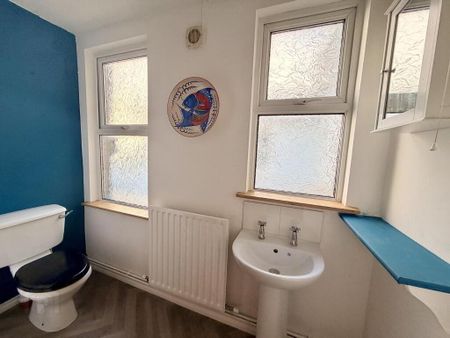 Flat 2, 3 Princetown Terrace, Bangor, BT20 3BE - Photo 5