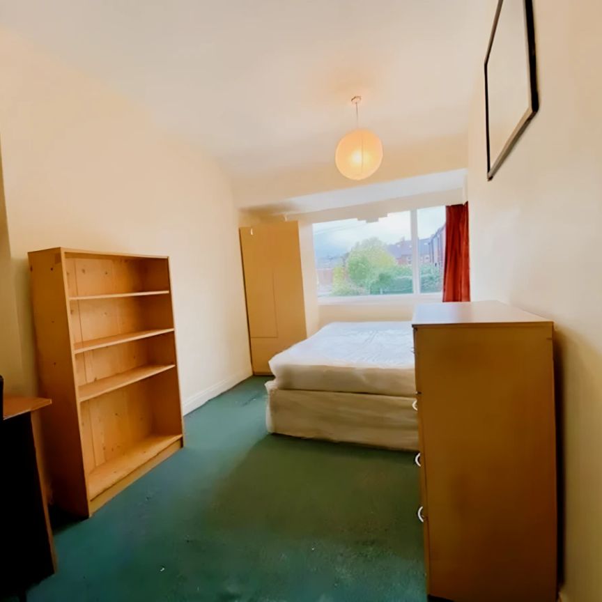 4 Bed 2 Bath - Photo 1