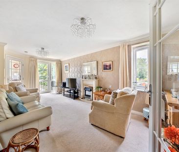 Greenacres Lodge, Warlingham, Surrey - Photo 2