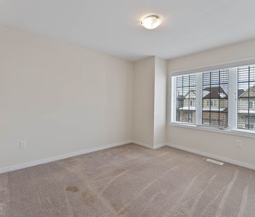 For Lease - 1 Honey Comb Trail, Thorold, Ontario - Photo 5