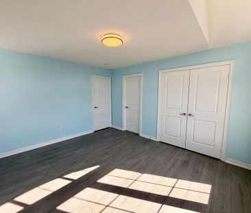 For Lease - 22 Duggan Street, Aurora, Ontario - Photo 2