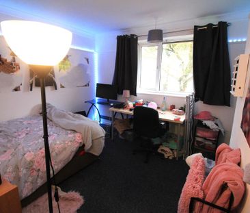 4 bedroom terraced house to rent - Photo 4