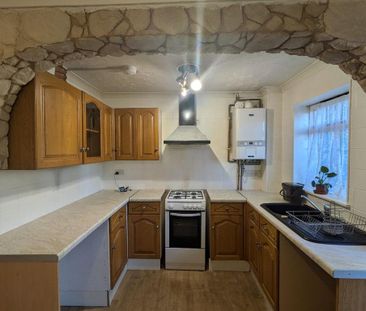 2 bedroom semi-detached house to rent - Photo 4