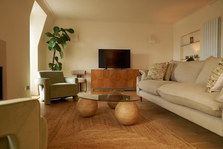 3 bedroom penthouse to rent - Photo 2