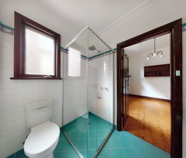 LARGE FAMILY HOME IN PRIME LOCATION - Photo 1