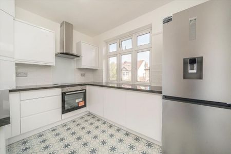 3 bedroom flat to rent - Photo 5