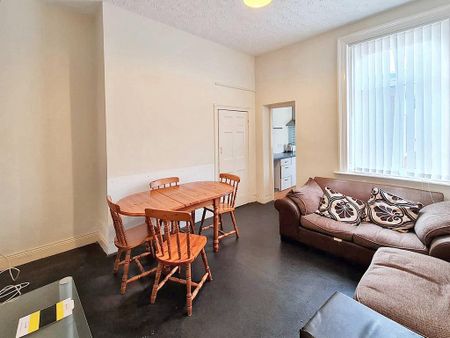 4 bedroom terraced house to rent - Photo 2