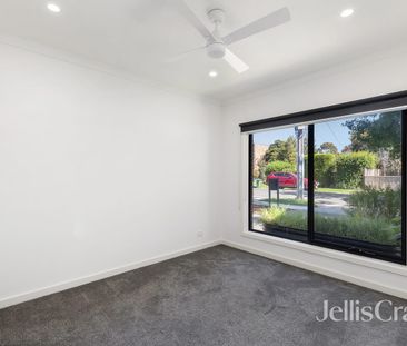 Executive-Style Living in a Prime Heidelberg Heights Location - Photo 4