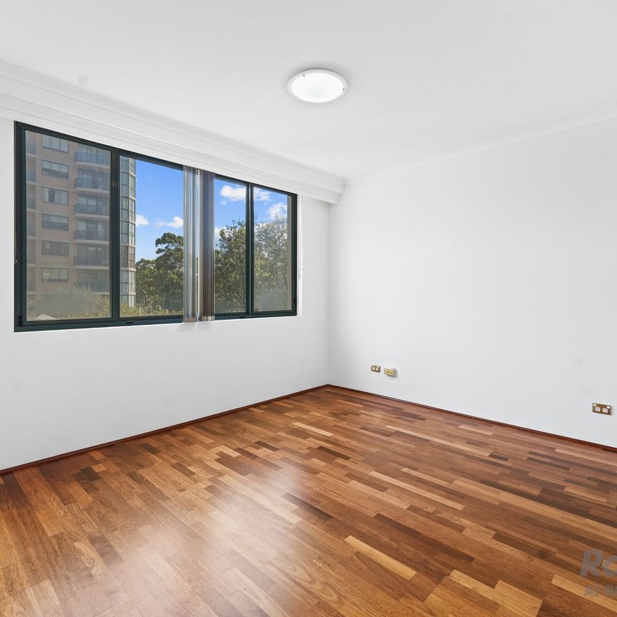 Renovated & Conveniently Located 2 Bedroom Unit - Photo 1