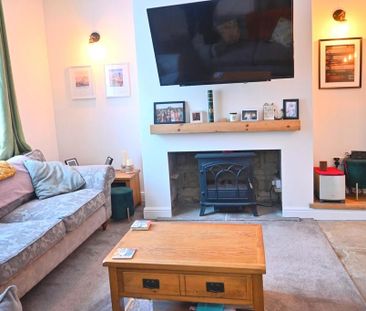 2 bedroom semi-detached house to rent - Photo 3