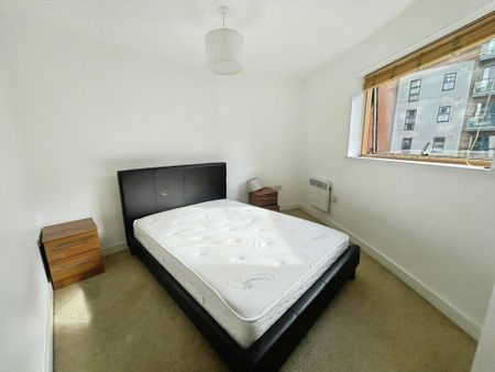 2 bedroom flat to rent - Photo 3