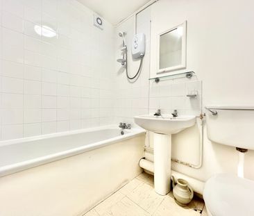 1 Bed Flat, Fenman Gardens, IG3 - Photo 6