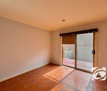 FRESHLY PAINTED THROUGHOUT UNIT IN GREAT LOCATION! - Photo 2