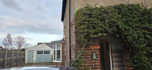 3 bedroom semi-detached house to rent - Photo 1