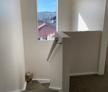 Warm modern 4 bedroom family home; all day sun - Photo 4