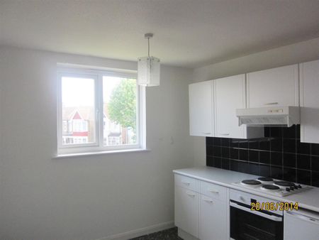 2 Bedroom Flat - Photo 3