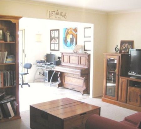 50 McKinley Street, Eagleby QLD 4207 - House For Rent | Domain - Photo 2