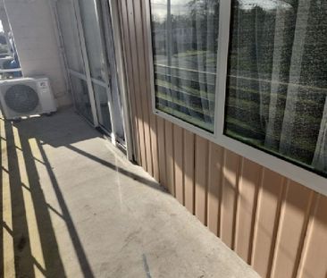 One bedroom unit close to City Centre - Photo 3