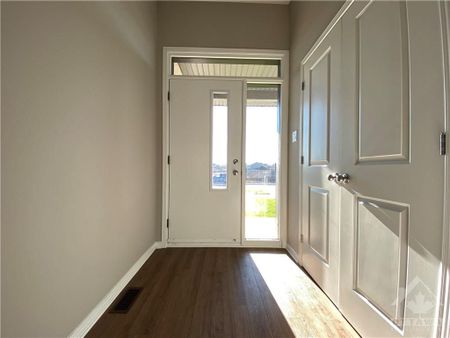 For Lease - 489 COPE Drive, Kanata, Ontario - Photo 4