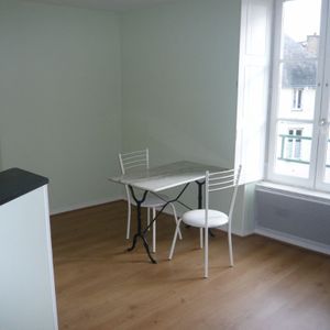 LAVAL Studio meublé - Photo 2