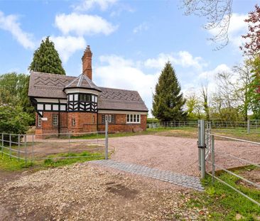 Beautifully restored Grade II listed lodge with stylish interiors a... - Photo 6