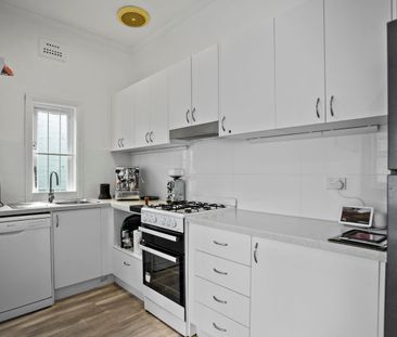 Charming semi in tree lined central pocket of Alexandria - Photo 5