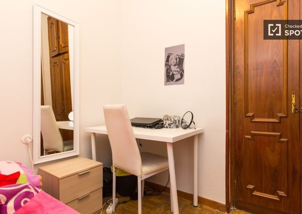 Calle del Caballero de Gracia, Madrid, Community of Madrid 28013