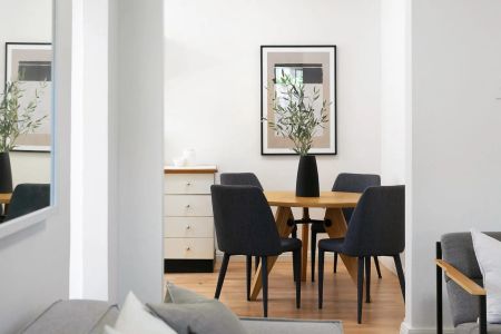 Fantastic two bedroom apartment in a prime location - Photo 3